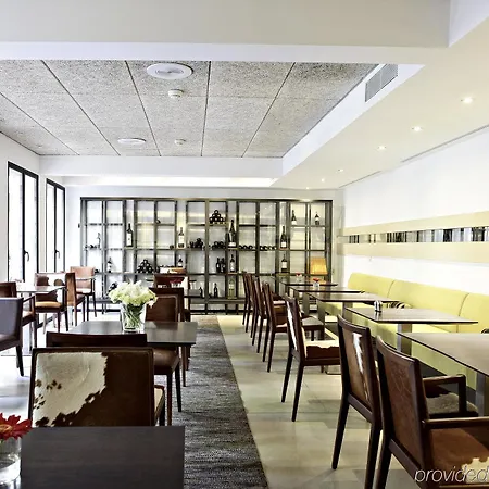 Hotell Petit Palace Tres
