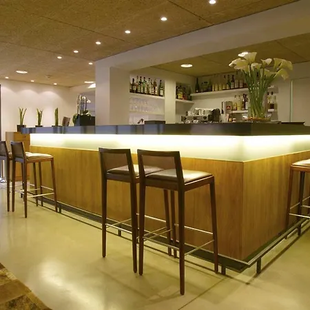 Petit Palace Tres Hotell 4*