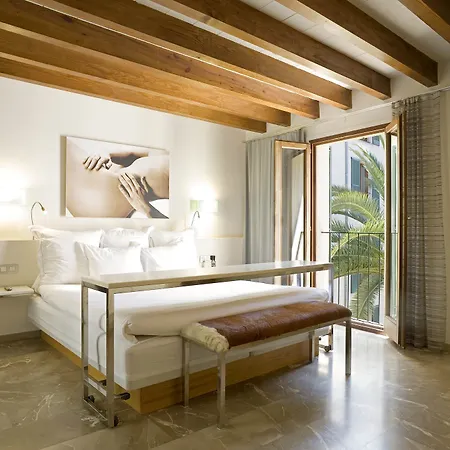 Petit Palace Tres Hotell 4*