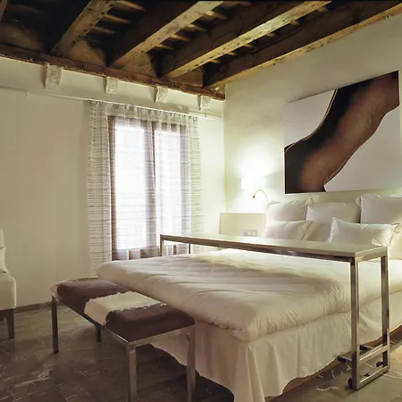 Hotel Petit Palace Tres