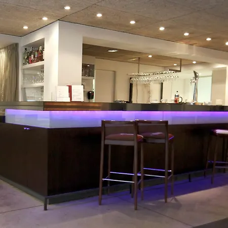 Hotel Petit Palace Tres 4*