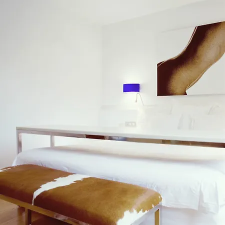 Hotell Petit Palace Tres 4*