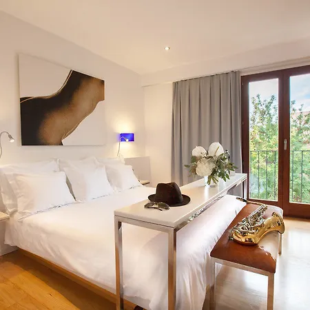 Hotel Petit Palace Tres 4*