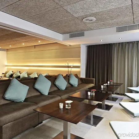 Hotell Petit Palace Tres 4*