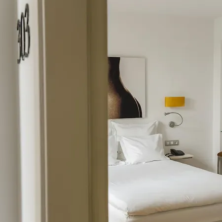 Petit Palace Tres Hotel