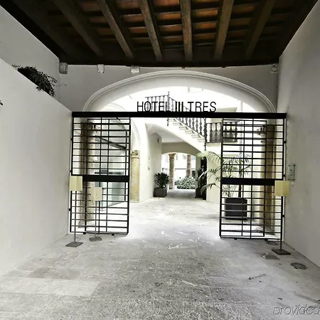 Hotell Petit Palace Tres 4*